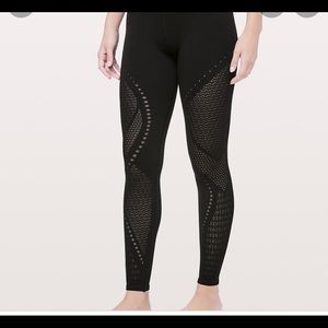 Lululemon Reveal Mindful Motion Tight 28”